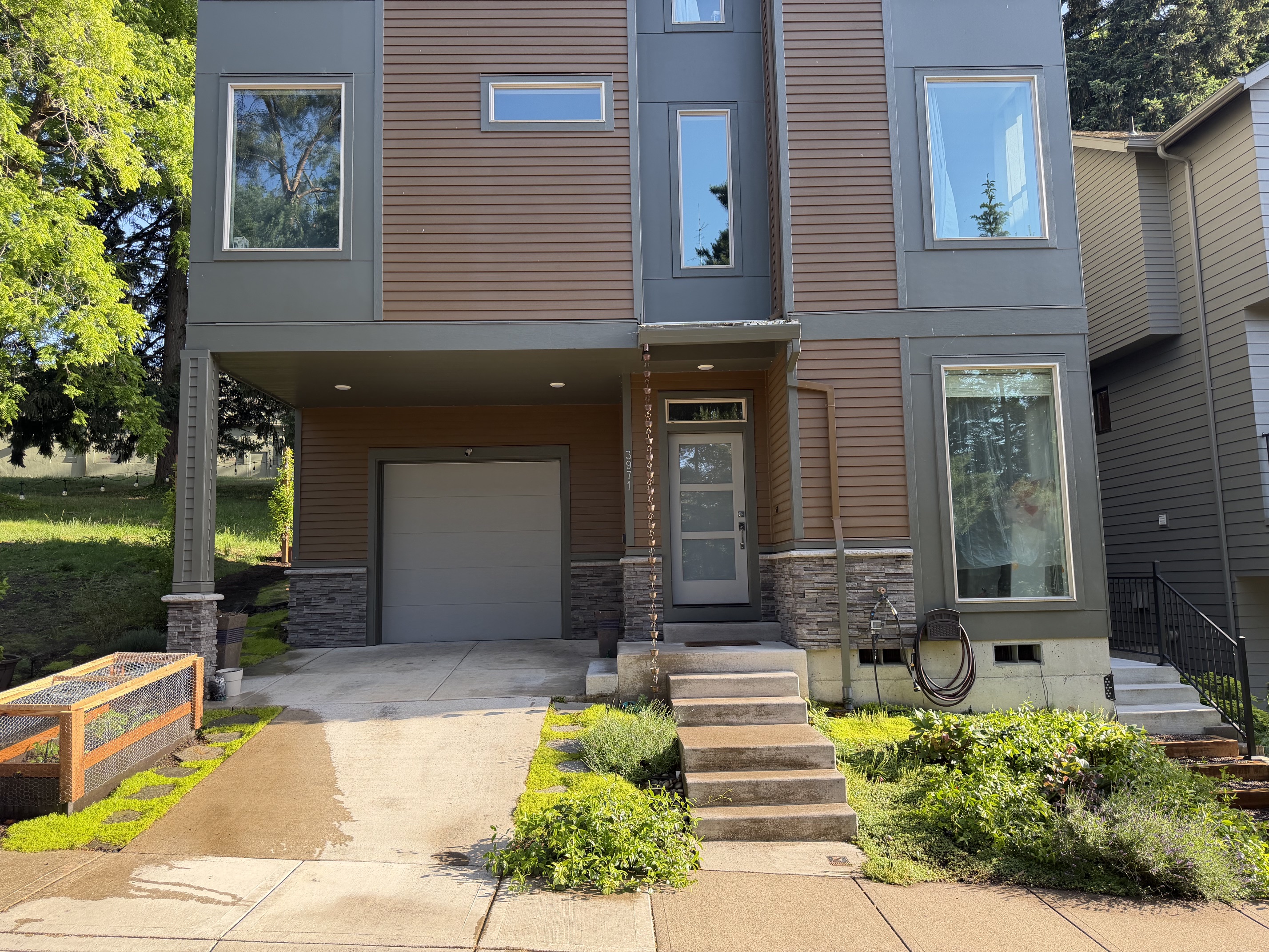 3971 Village Center Drive Southeast